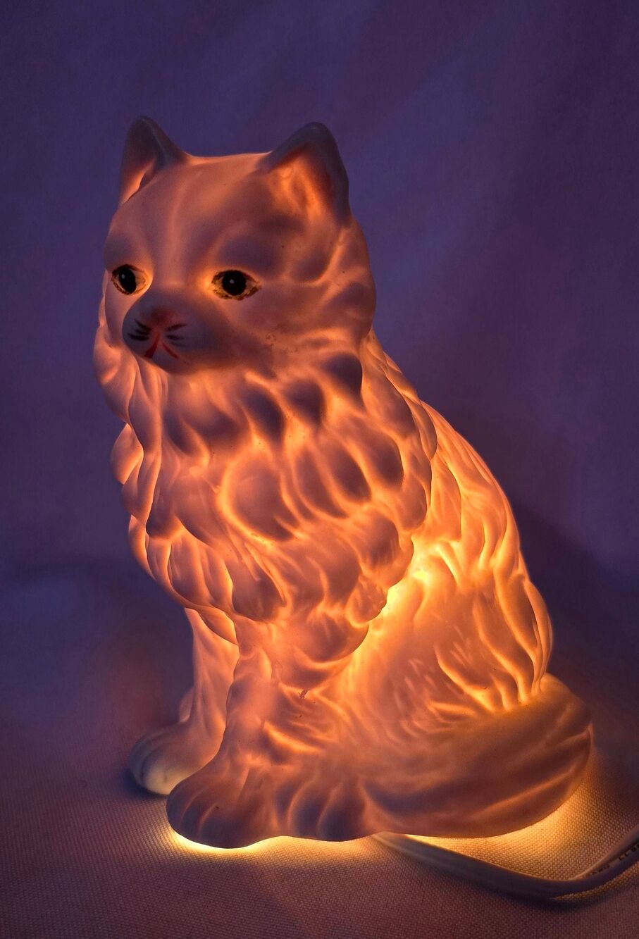 Vintage White Ceramic/Bisque Porcelain Cat Accent Night Light Lamp